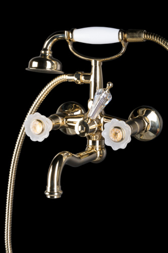 Смеситель для ванны(душевой комплект)