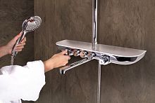 MU253.5/5SB MURRAY - смеситель для ванной и душа, душевой гарнитур с головным душем, полочка БЕЛАЯ RAV Slezak