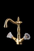 Смеситель для умывальника, высокий