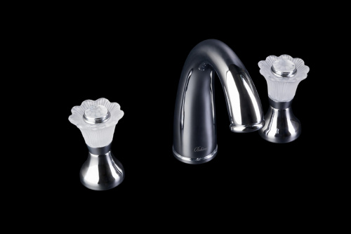 Смеситель для раковины на 3 отверстия